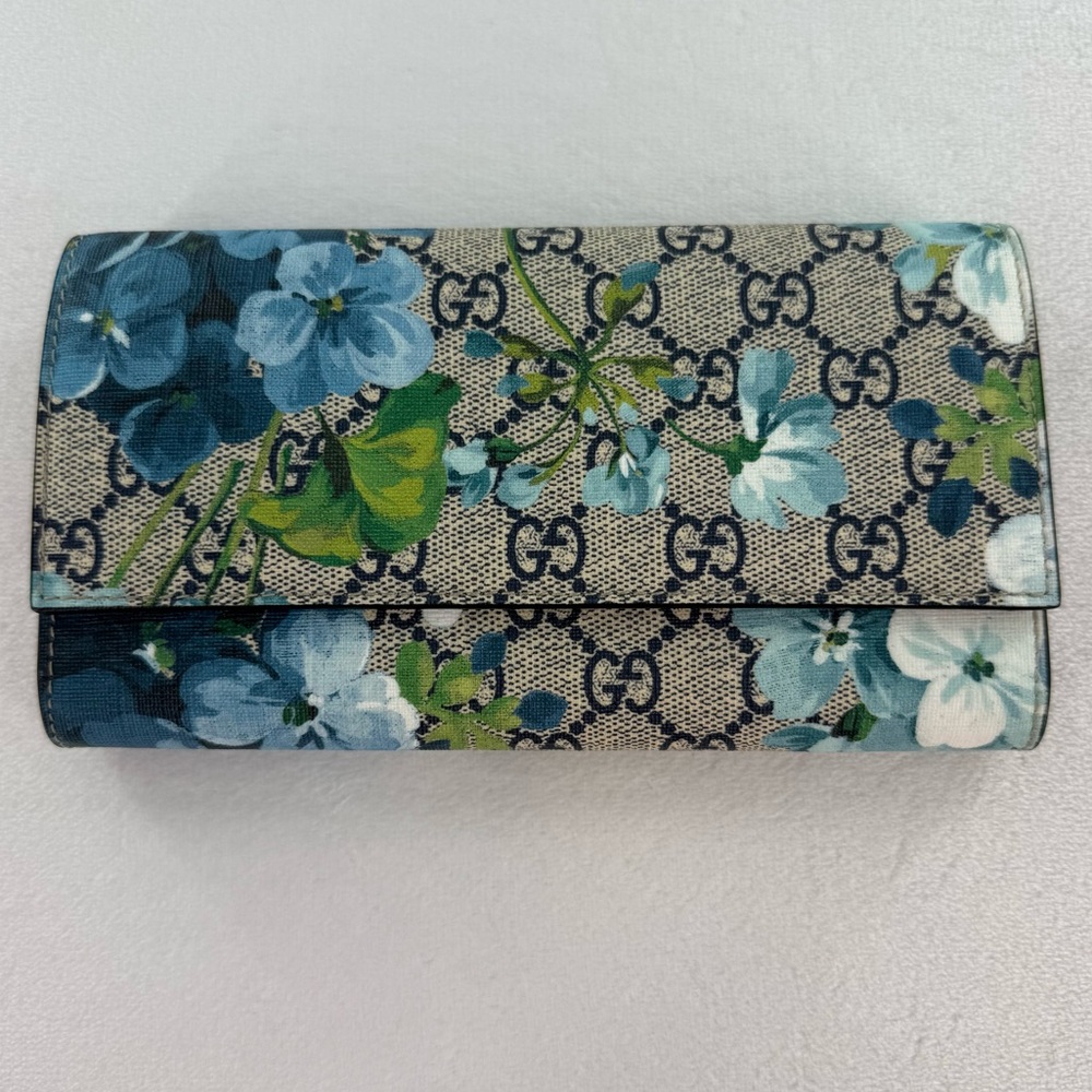 Gucci Floral GG Supreme Canvas Continental Wallet in Blue and Green - Picture 2 of 11